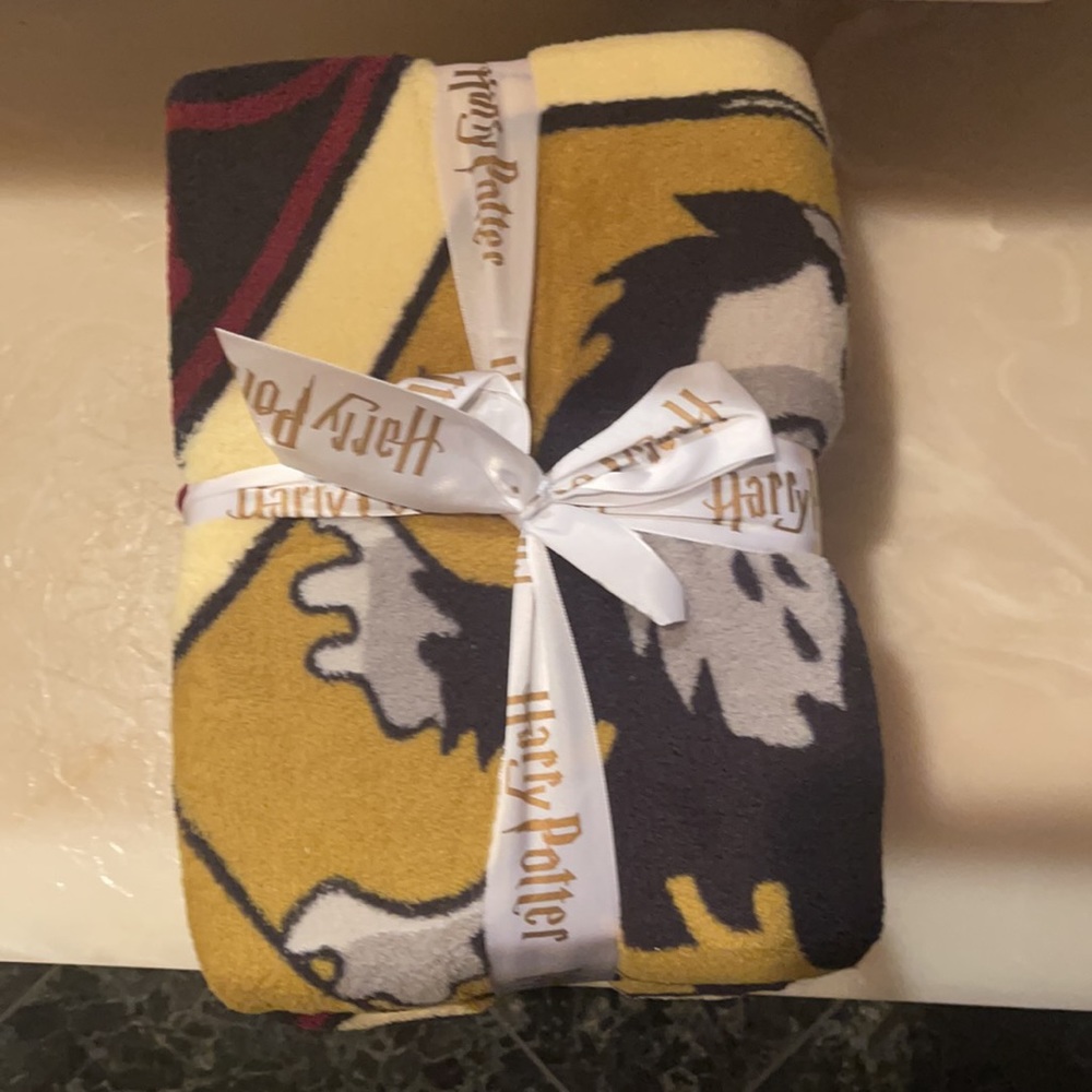 Harry Potter Plush Blanket NWT - Picture 3 of 5